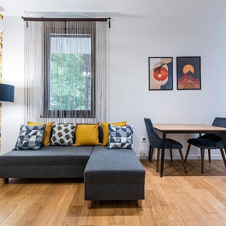 Vertigo Modern Studio-Free Private Parking-Fast Wi-Fi Novi Sad Extérieur photo
