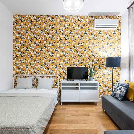 Vertigo Modern Studio-Free Private Parking-Fast Wi-Fi Novi Sad Extérieur photo