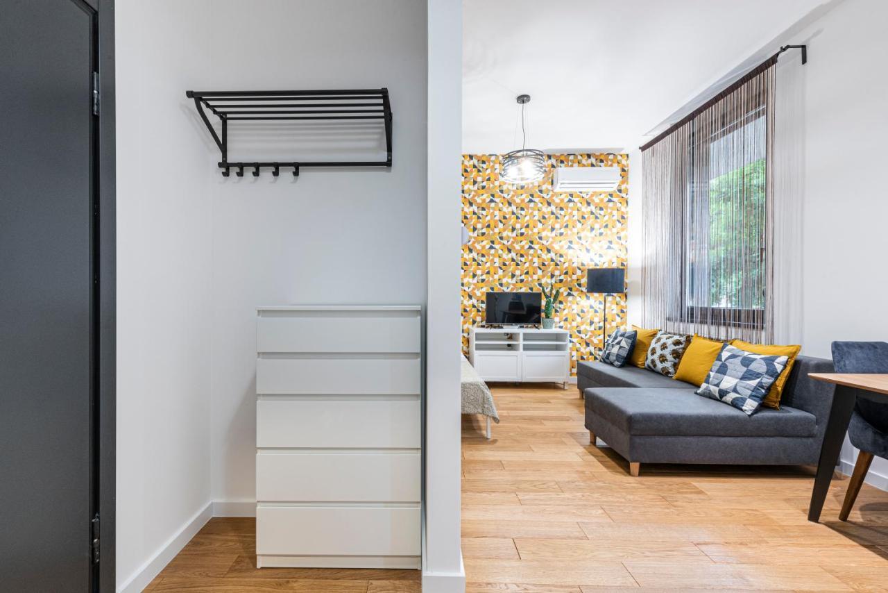 Vertigo Modern Studio-Free Private Parking-Fast Wi-Fi Novi Sad Extérieur photo
